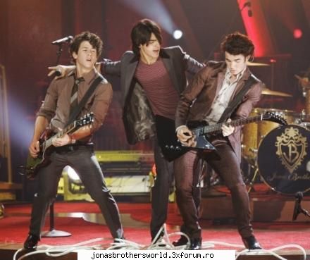 Poze cu ei - lav - JONAS BROTHERS